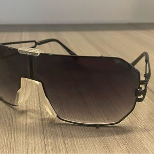 Sleek Black Glasses for a Modern Look